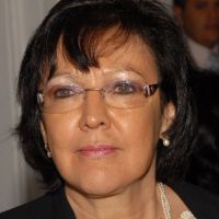 Elena Azaola